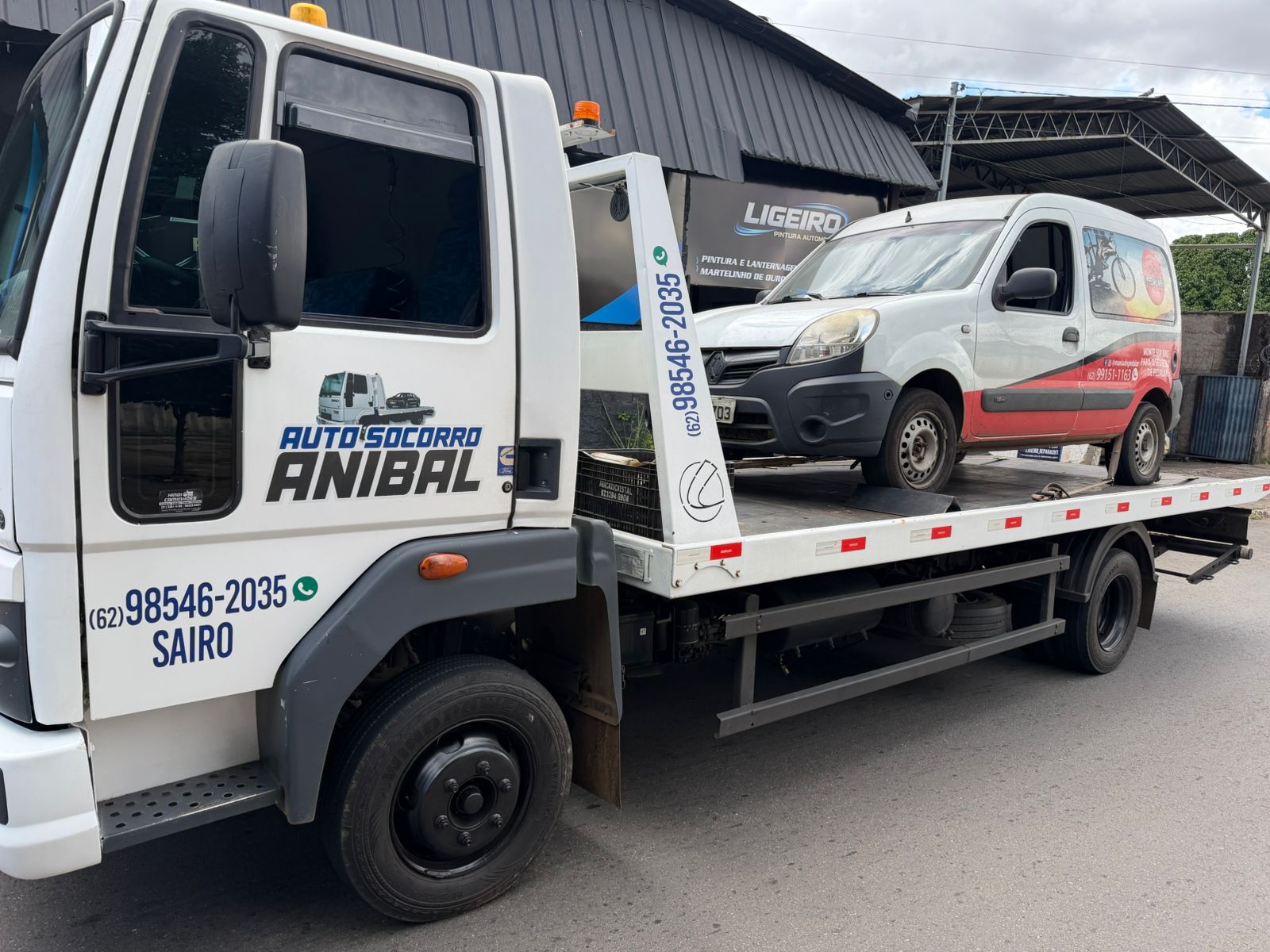 Auto socorro na estrada Goiânia